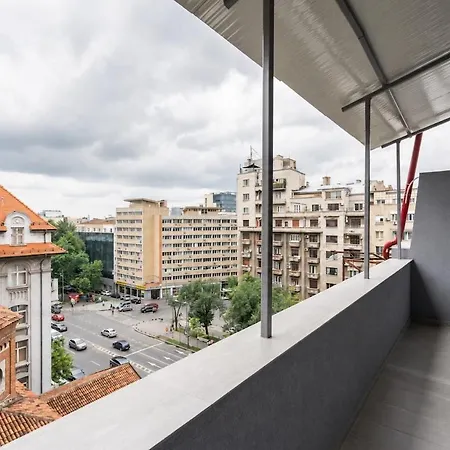 Luxury With Balcony & Views 아파트 *